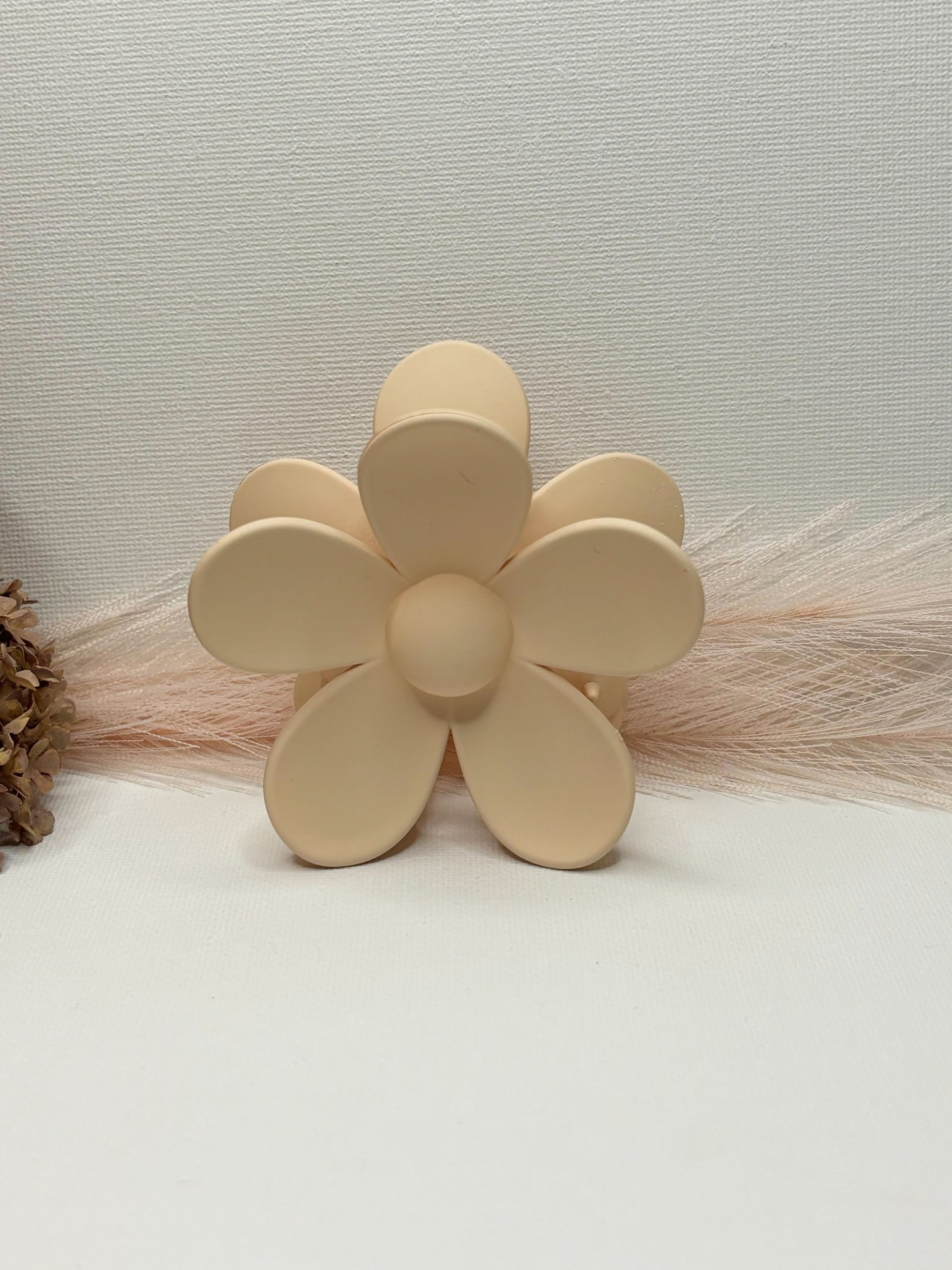 Cream Flower Claw Clip!